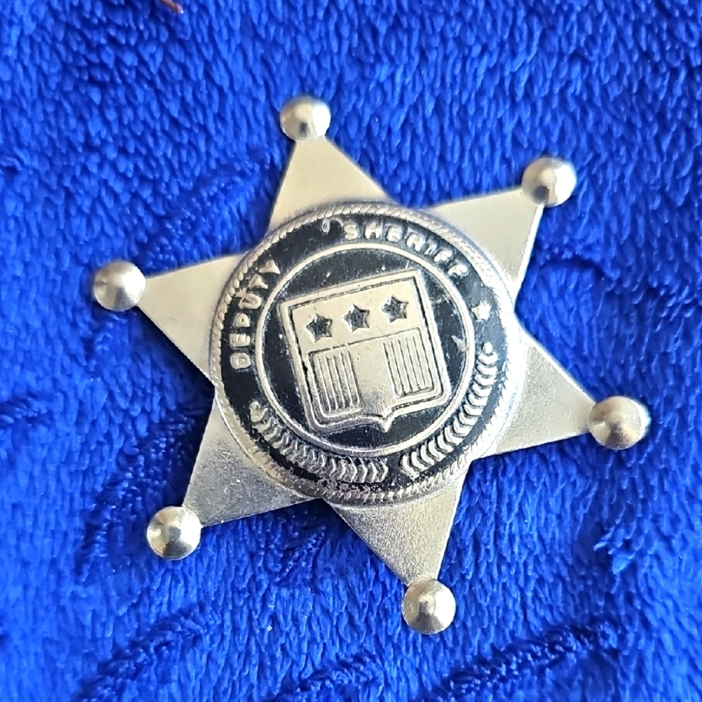 Perfect For Halloween Vintage Jr. Deputy Sheriff Badge Silver - Picture 1 of 3